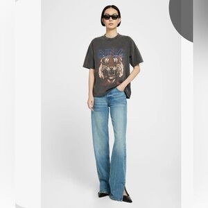 Tiger tee- black